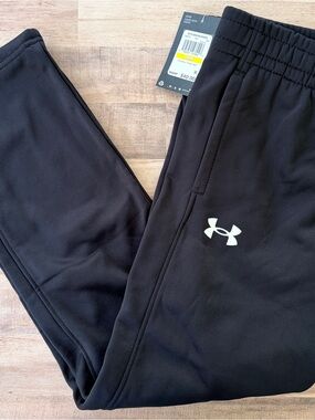 NWT Under Armour YMD Boys Youth Med Black Athletic Fleece Pants